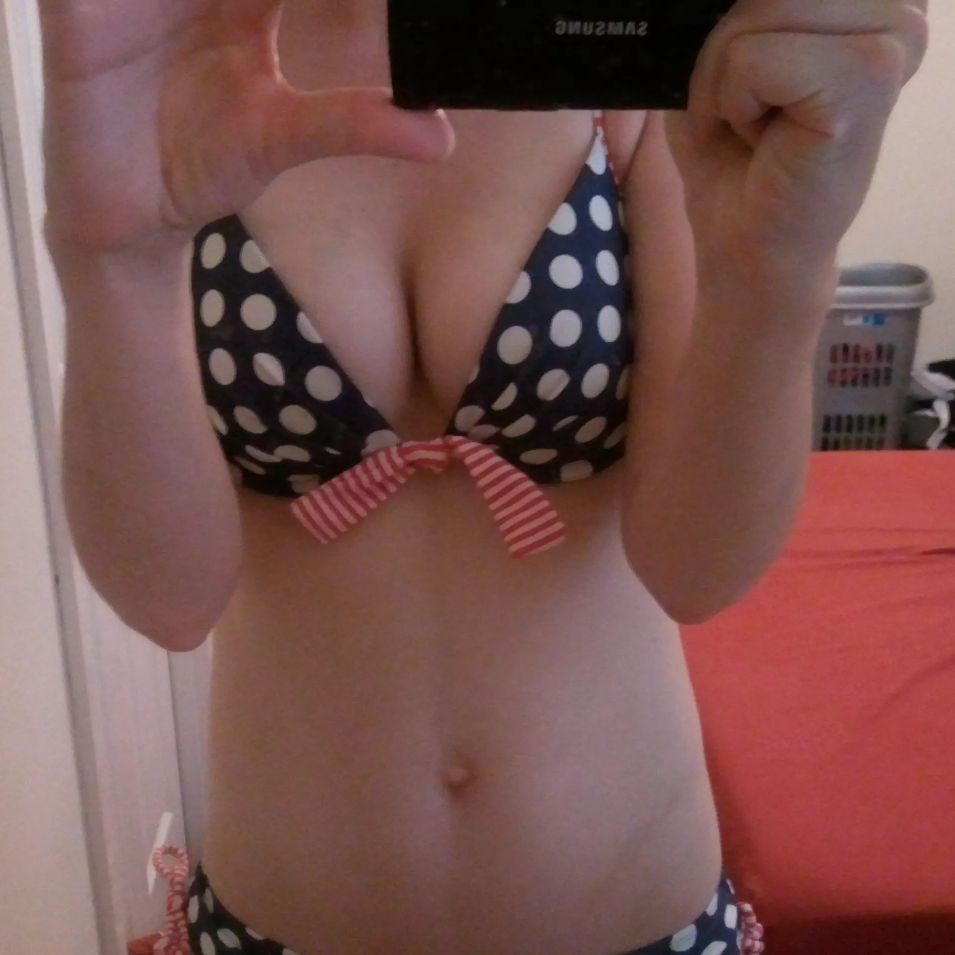 Does it suit her? Does it suit her?