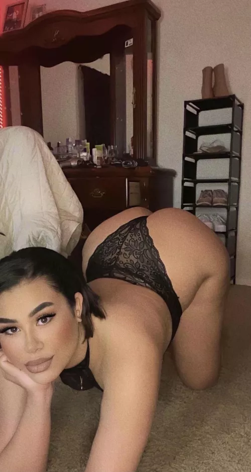 Does my ass look good enough to cream pie? Does my ass look good enough to cream pie?