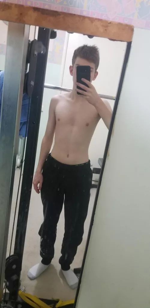 Does my body look femine in any way? Does my body look femine in any way?