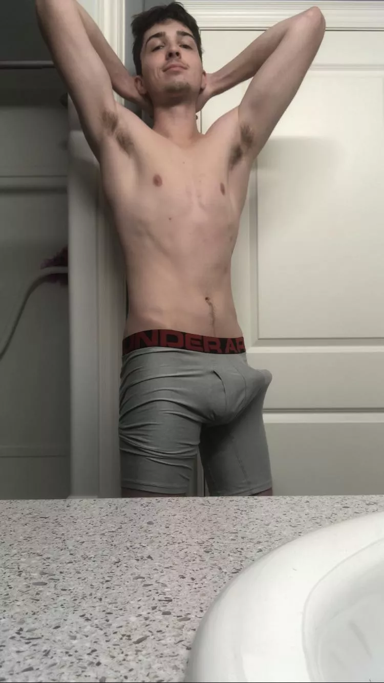 Does my bulge make you horny?