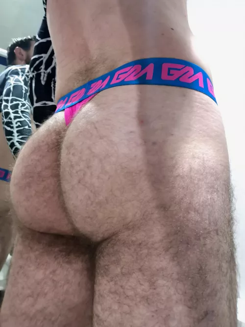 Does my bum look cute in this?