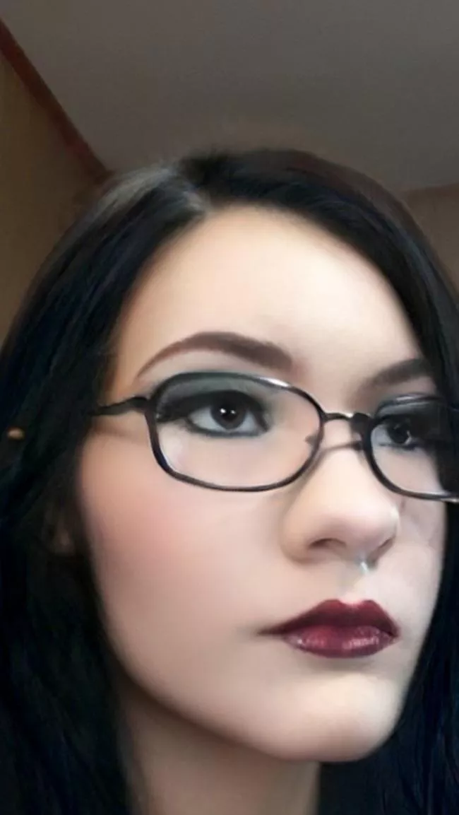 Does my makeup look okay today?(face reveal) Does my makeup look okay today?(face reveal)