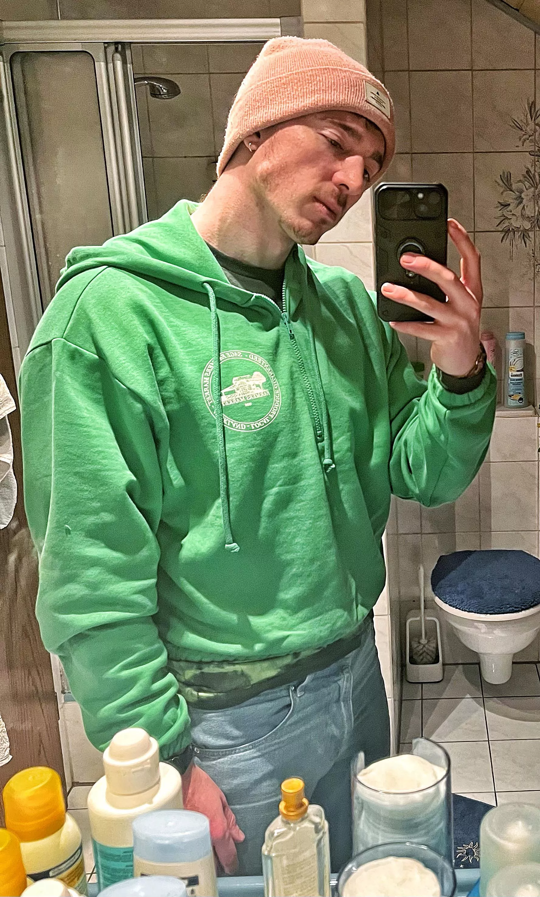 Does pink and green match?🙈😅😂