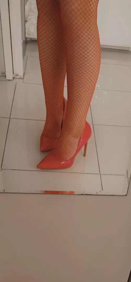 Does red on red turn you on baby ?