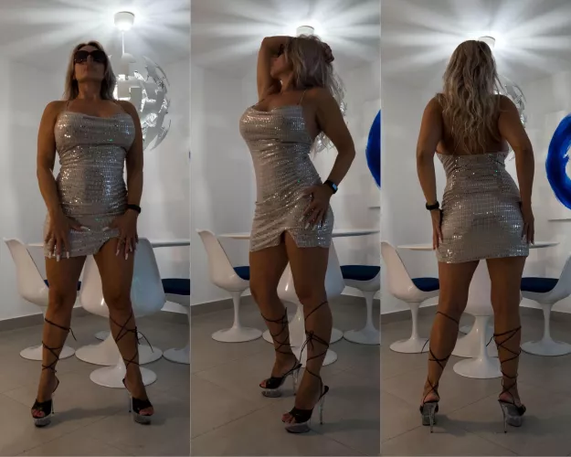 Does that dress fit me? Does that dress fit me?