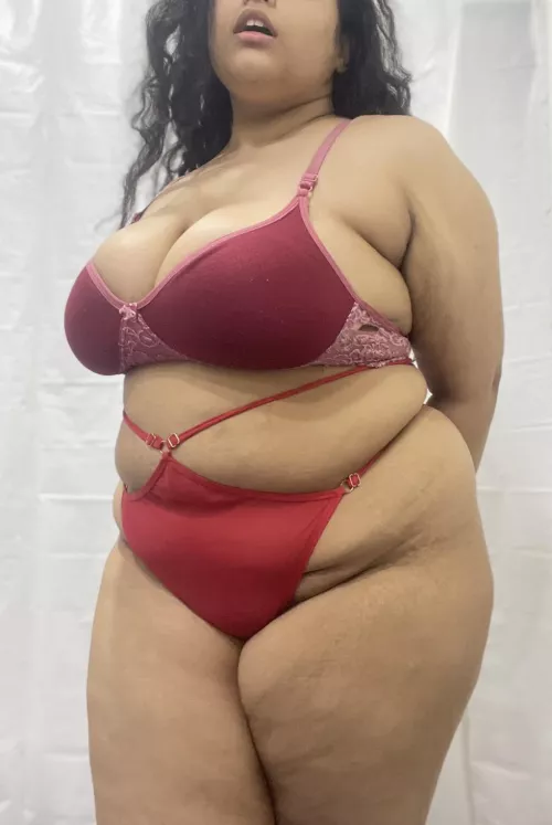 Does this lingerie make me look fat? Be honest π