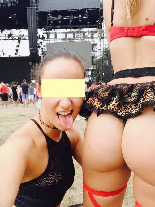 Does this outfit make my ass look big?