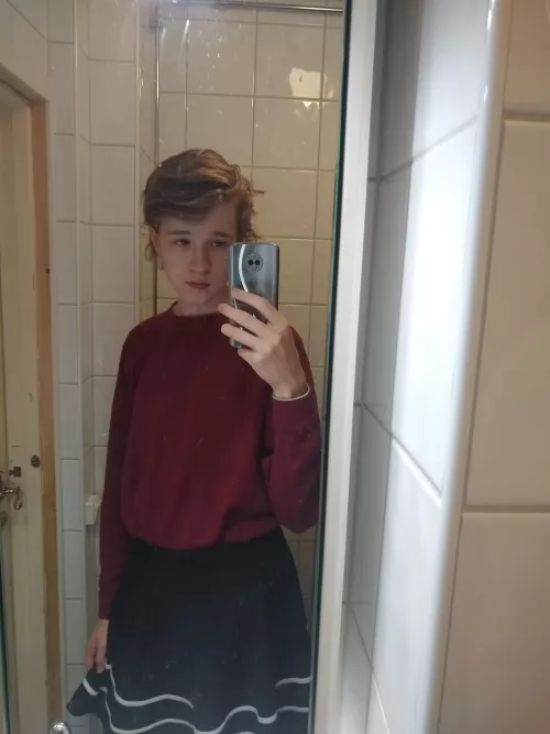 Does this photo look good? I honestly can't decide if it does or not lol Does this photo look good? I honestly can't decide if it does or not lol