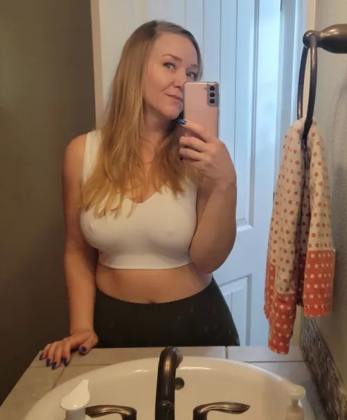 Does this thick Mama make you hard? [F48]