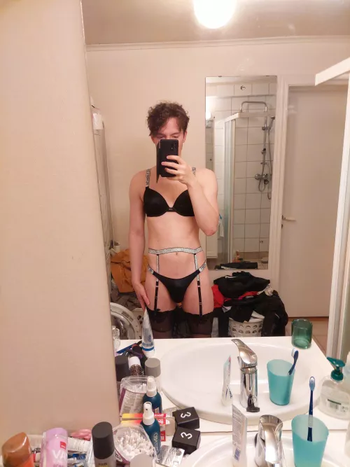 Does Victoria's Secret suit me? Does Victoria's Secret suit me?