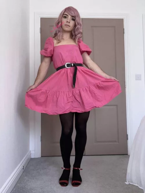 Does wholesome pink content get love here? π