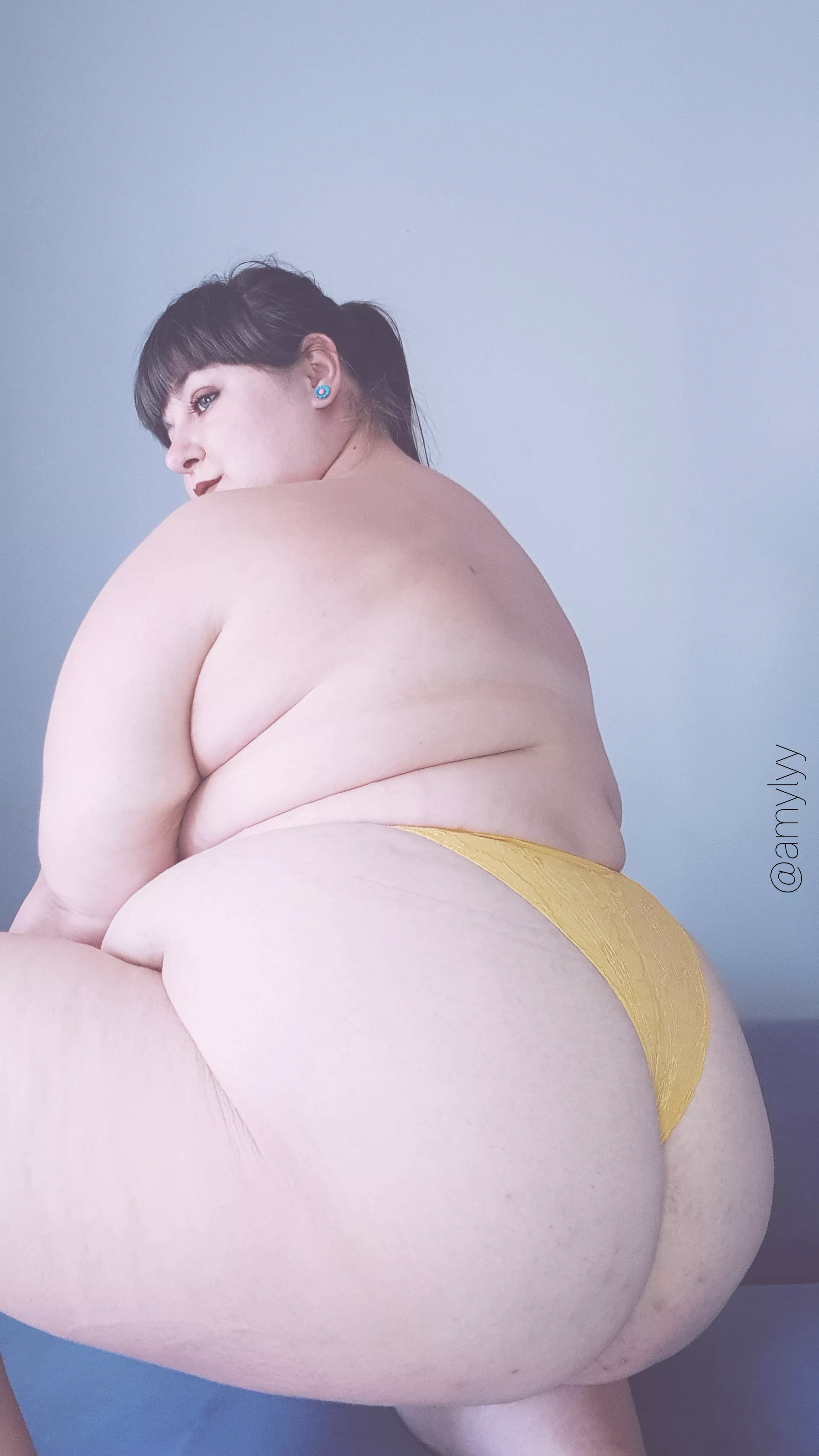 Does yellow look good on me ? Does yellow look good on me ?