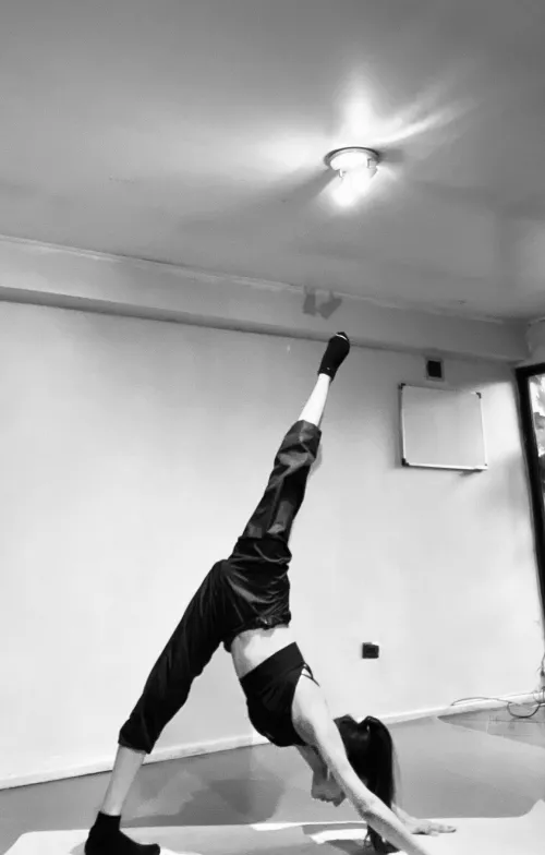 Doing yoga 🧘‍♀️❤️ (f20)