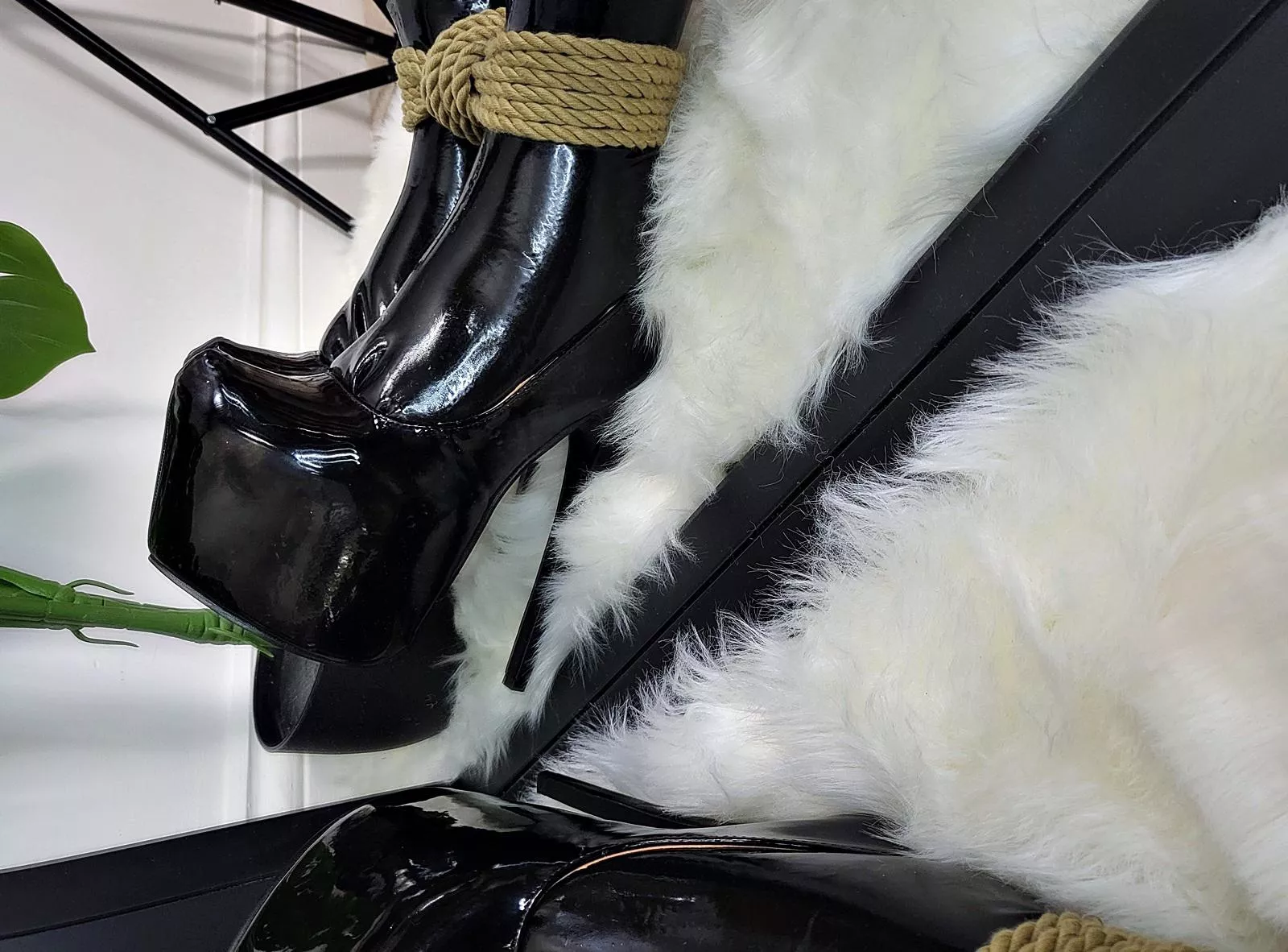 DOLLIE - ANYONE HAVE A FETISH FOR CUTE SIZE 4 HEELS? DOLLIE - ANYONE HAVE A FETISH FOR CUTE SIZE 4 HEELS?