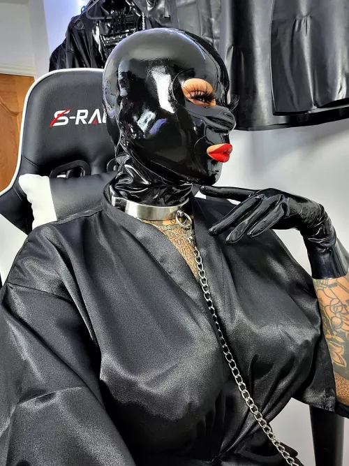 DOLLIE - SHINY LATEX HOOD, GLOVES AND SILK ROBE