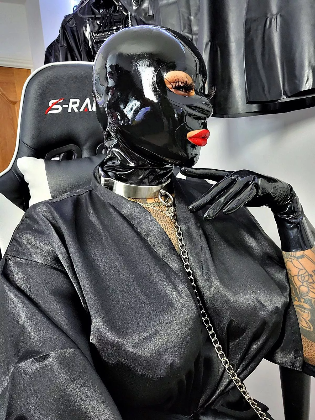 DOLLIE - SHINY LATEX HOOD, GLOVES AND SILK ROBE