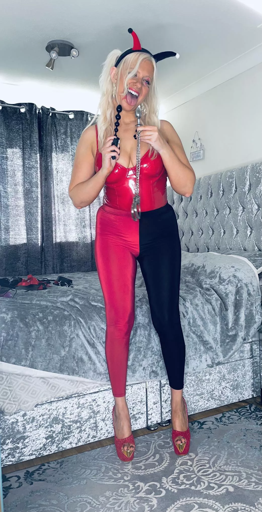 [domme] Harley Quinn nice to meet ya…what’s that? You want your ass filled? Hey we can work on that