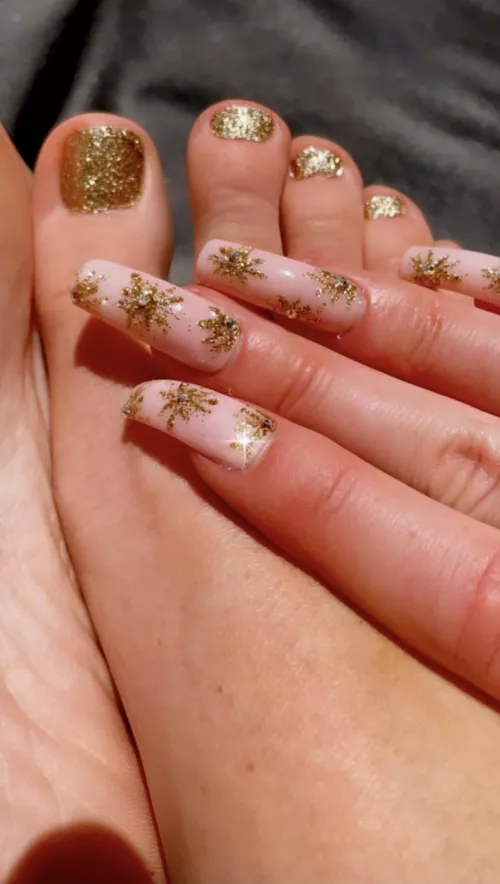 [domme] let me put my foot in your mouth and scratch you until you scream