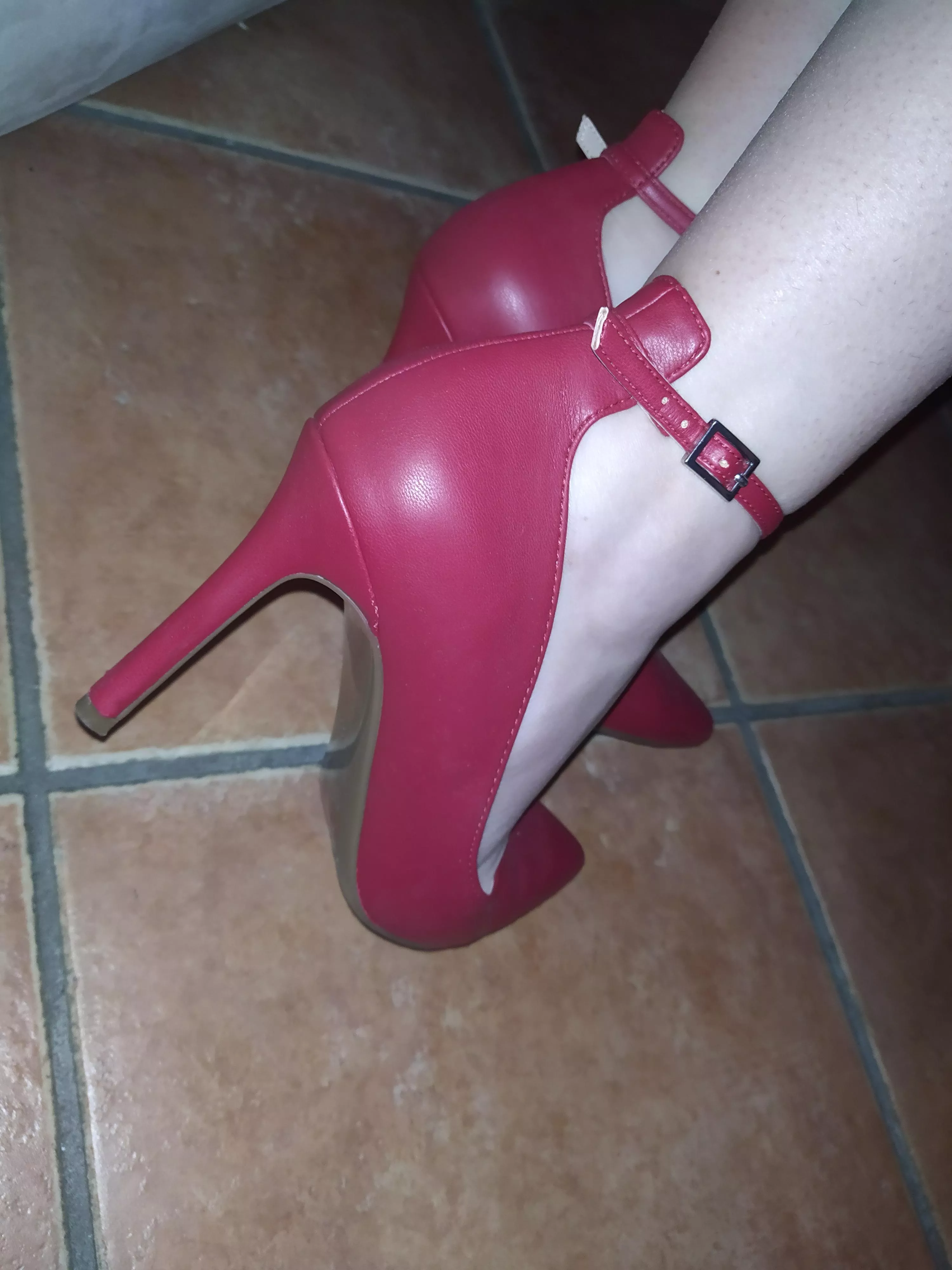 [domme] let's see how much you can take before you start gagging 😈🤫