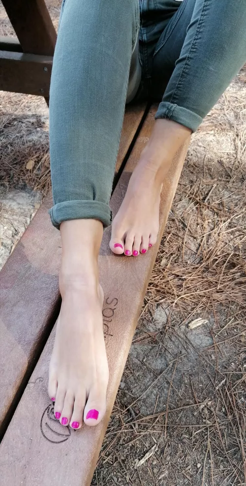 Don't even try to resist my cute toes 🤤 Don't even try to resist my cute toes 🤤