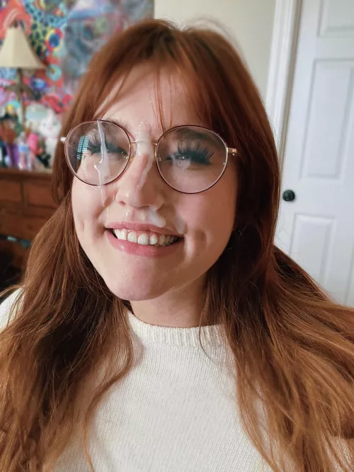 Donโt i look so pretty with a load all over my face?