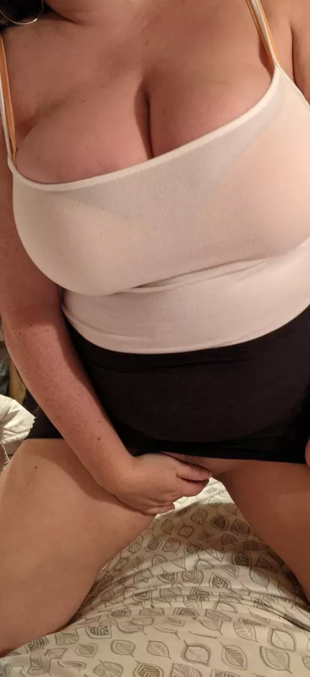 Don't mind this thick mommy touching herself , anyone want a feel? Don't mind this thick mommy touching herself , anyone want a feel?