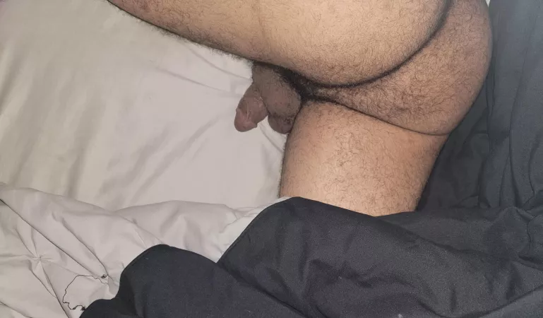 Don't wanna get out of bed Don't wanna get out of bed