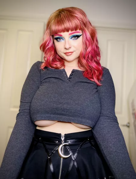 Don’t wanna wear a bra again