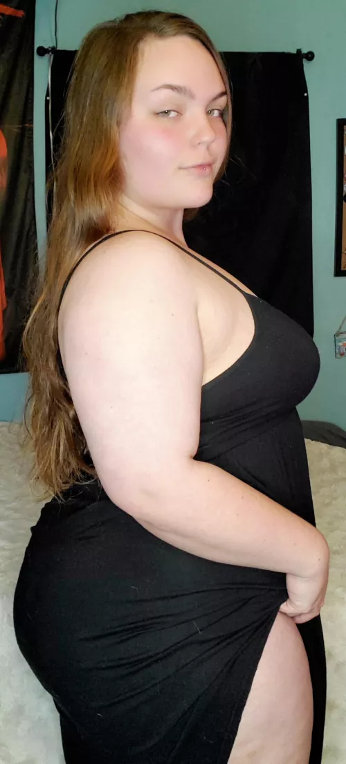 Don't ya just love a BBW in a little black dress? 🥰 Don't ya just love a BBW in a little black dress? 🥰