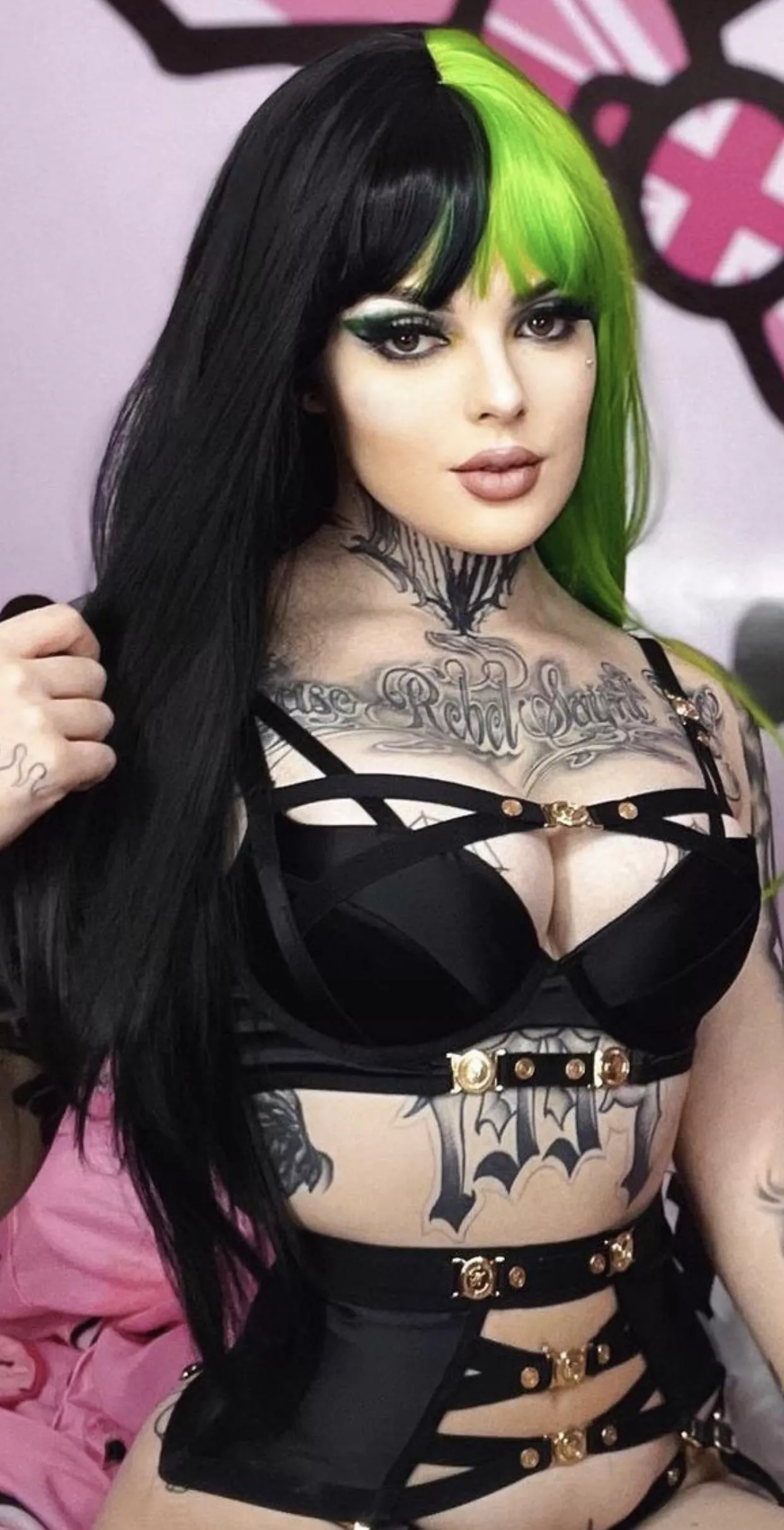 Don’t you wish I was yours 💚 Don’t you wish I was yours 💚