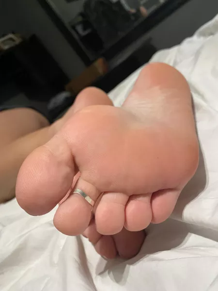 Donβt you wish your face could be this close to my soles? Donβt you wish your face could be this close to my soles?
