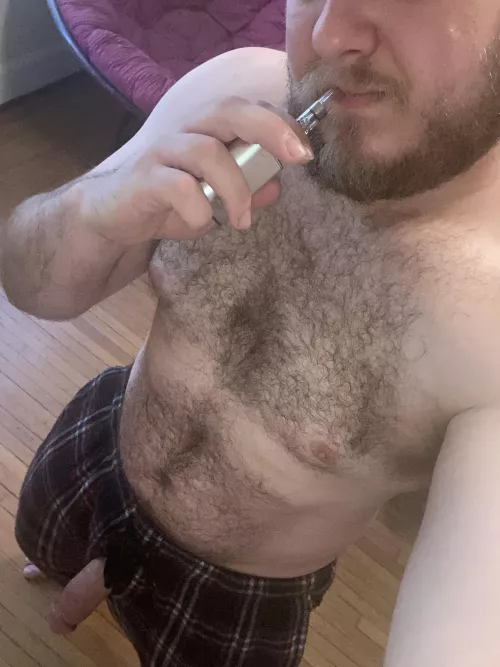 Down for a smoke n stroke bro? Whip it out 😈