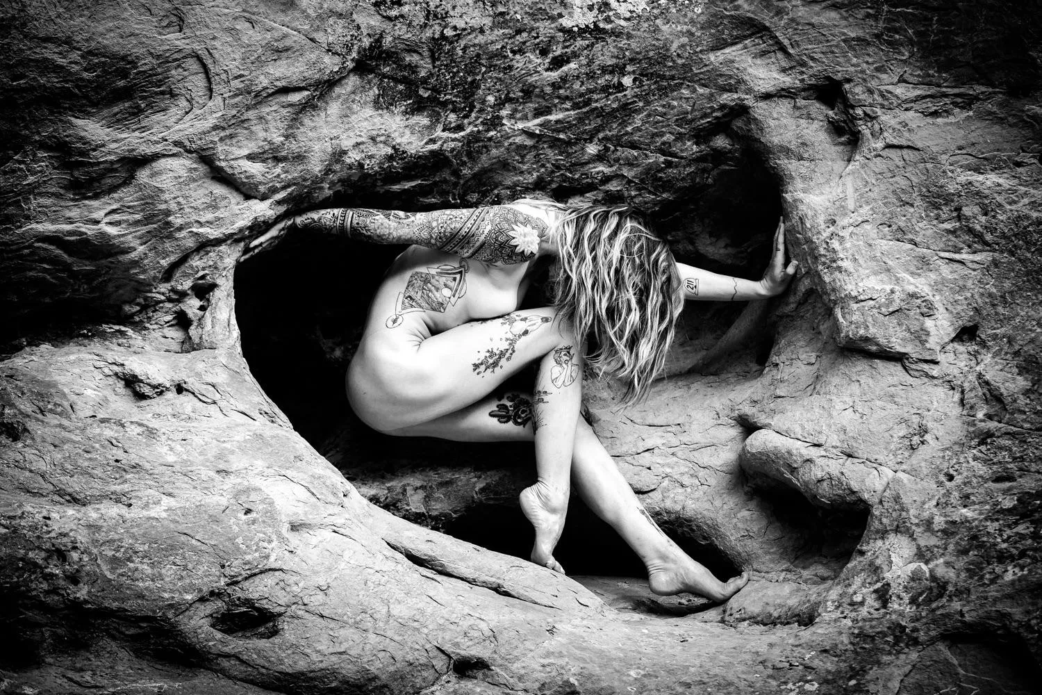 Down in a hole. Feeling so smallπ€ Down in a hole. Feeling so smallπ€