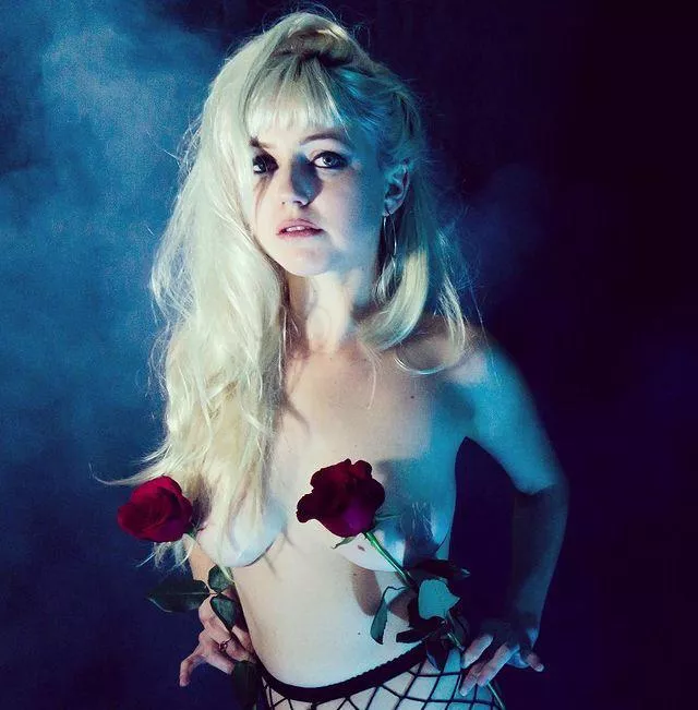 Draw my petals Draw my petals