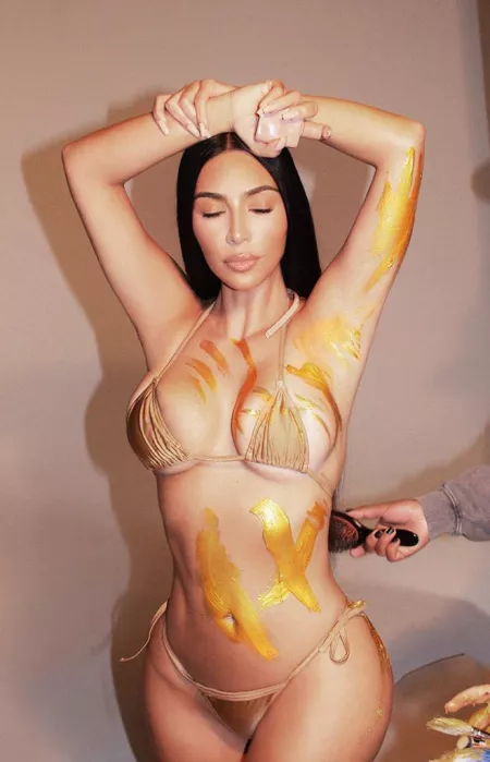 Dream job: painting Kim Dream job: painting Kim