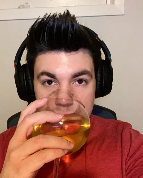 Drinking and streaming on Christmas, what could be better?