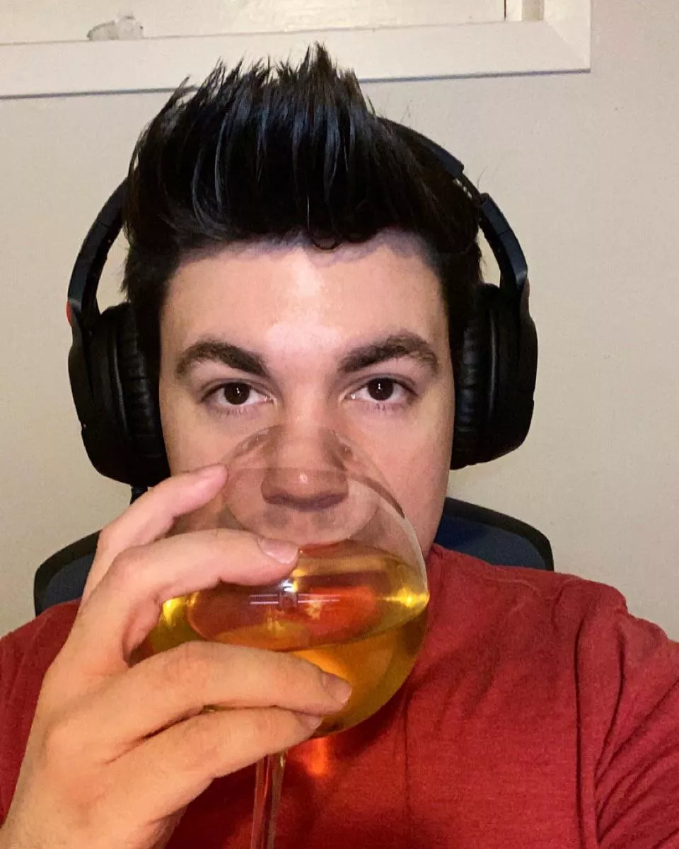 Drinking and streaming on Christmas, what could be better?