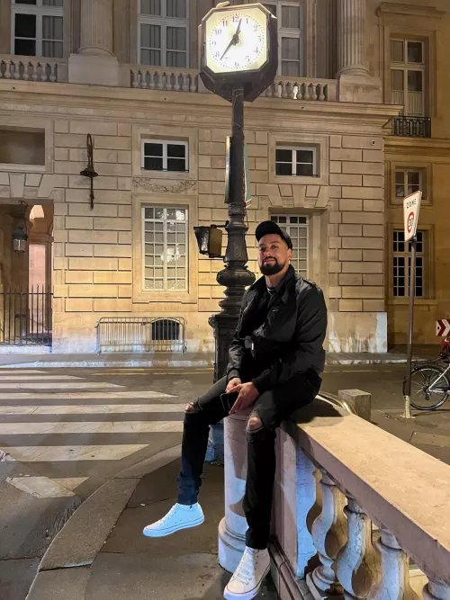 Drinks anyone? Drinks anyone?