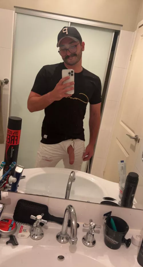 Drunk horny and bored! What should I do with this?! Message me!