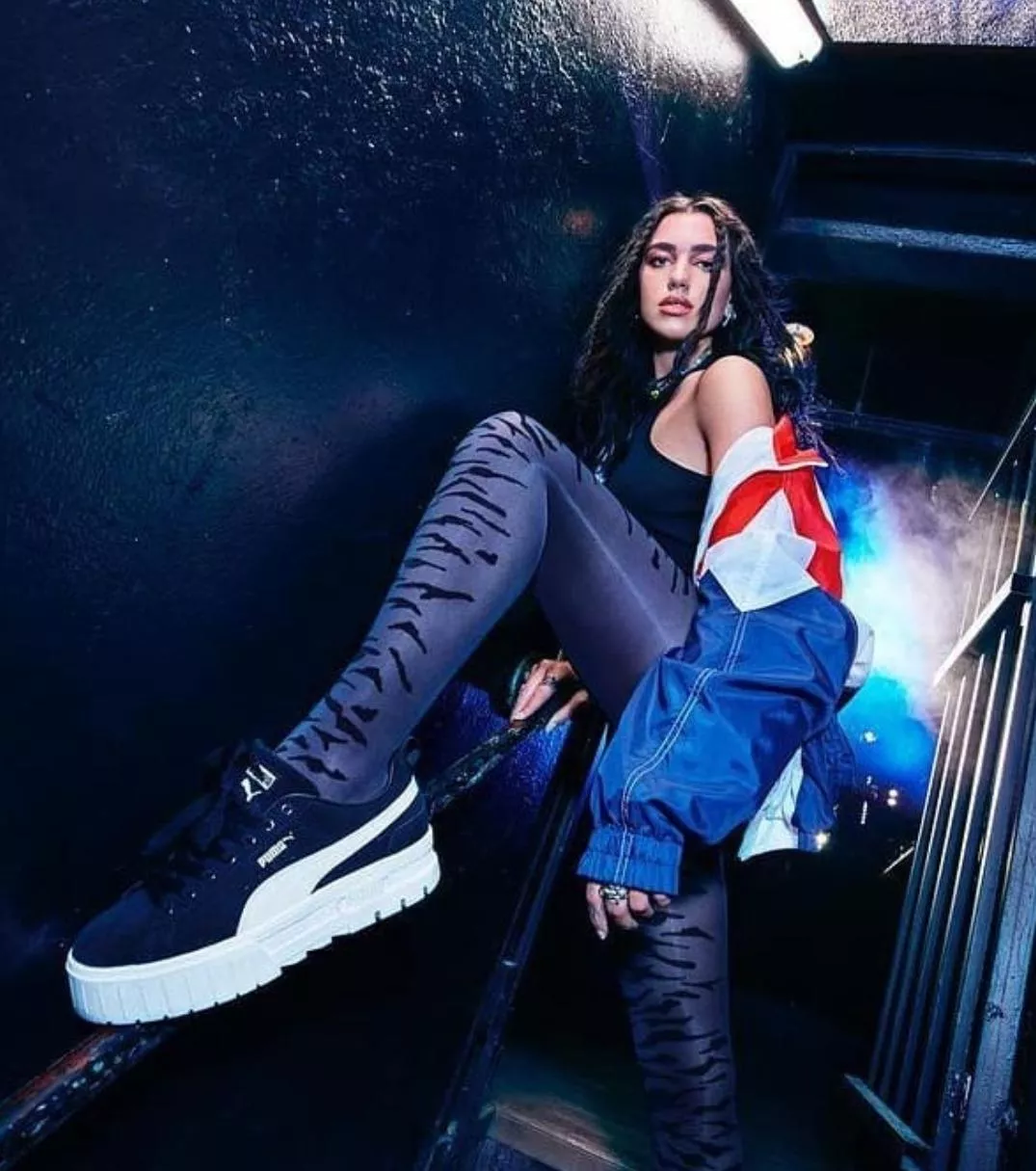 Dua's Legs have me throbbing through my pants Dua's Legs have me throbbing through my pants