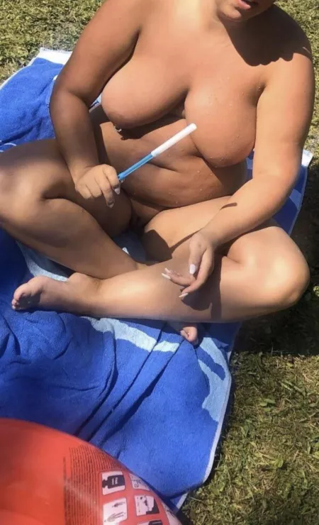 Dumm aus der Wäsche gucken... lässt sich durch permanenten Aufenthalt am Nacktstrand vermeiden🤣