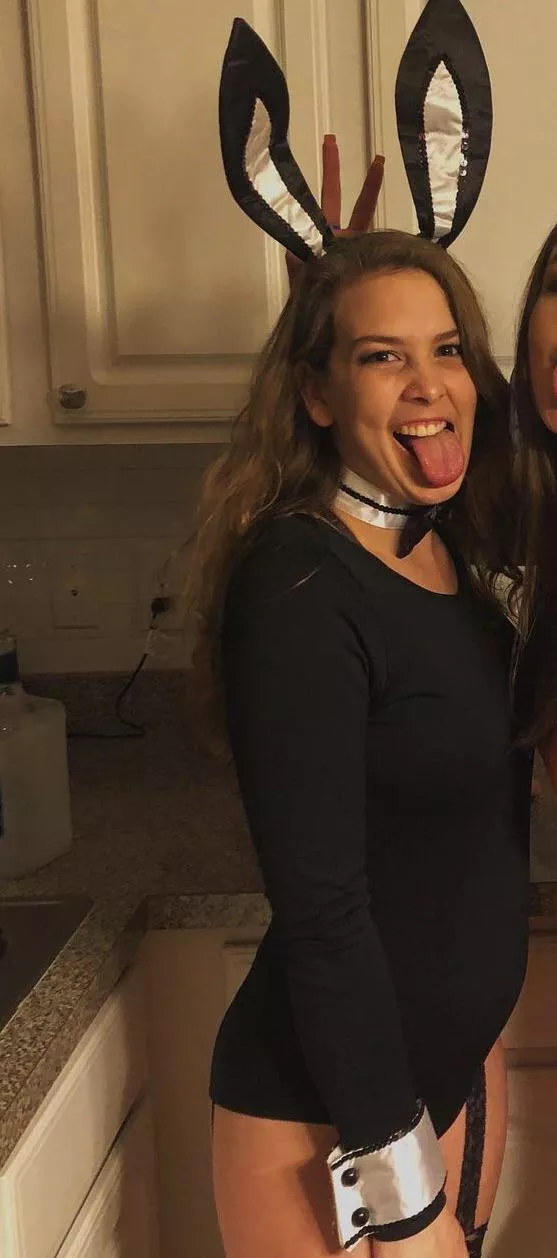 Dying to see big cocks over her kik johnrime00 Dying to see big cocks over her kik johnrime00