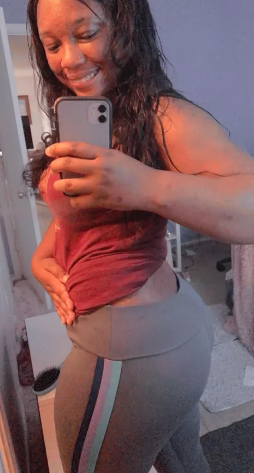 Ebony ass and a big smile cmonnnn tell me how much you’d like this on your face Bc I know you would🤓 Ebony ass and a big smile cmonnnn tell me how much you’d like this on your face Bc I know you would🤓