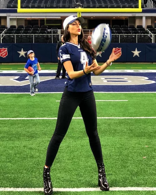 Eiza Gonzalez Eiza Gonzalez
