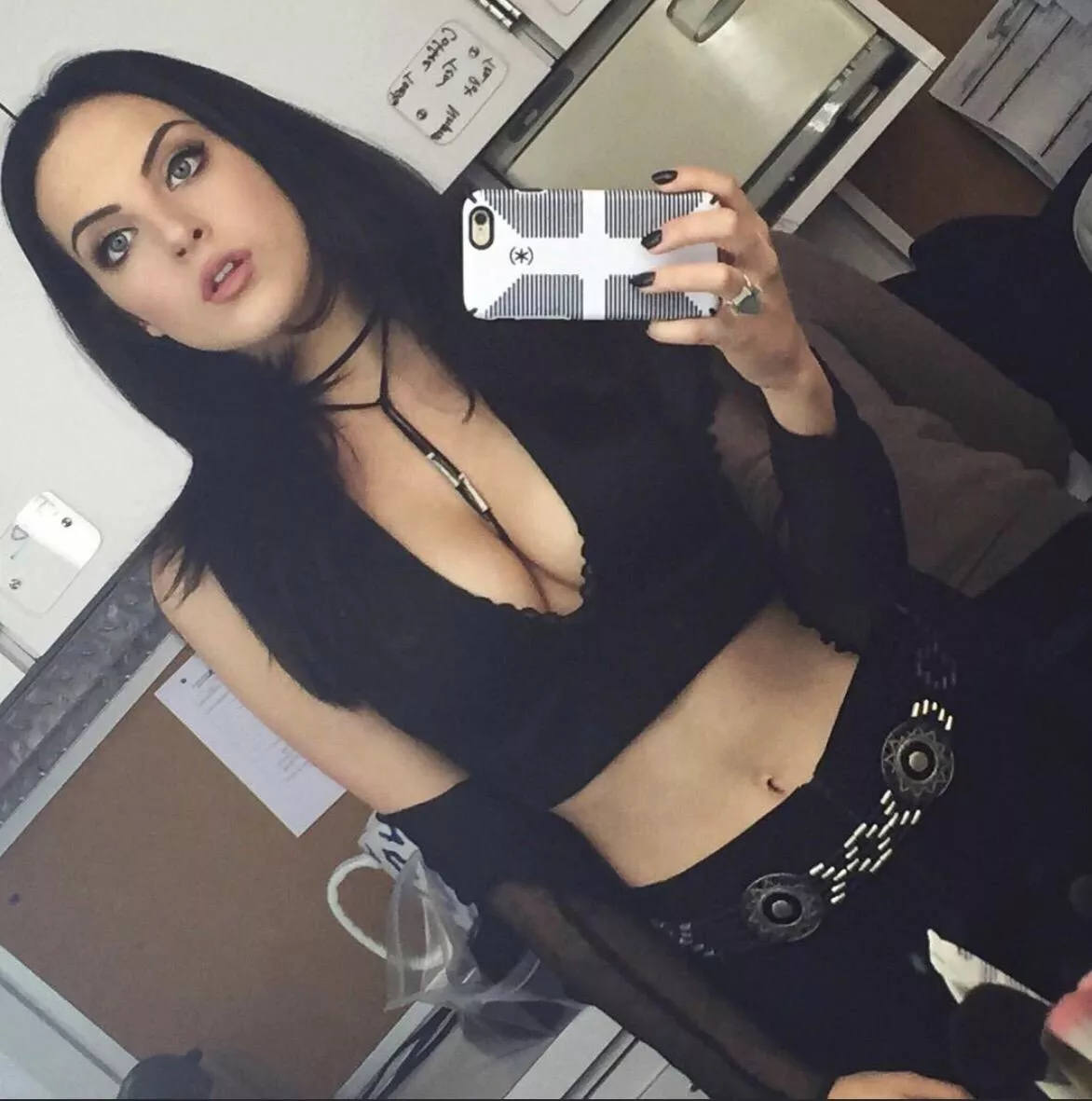 Elizabeth Gillies Elizabeth Gillies
