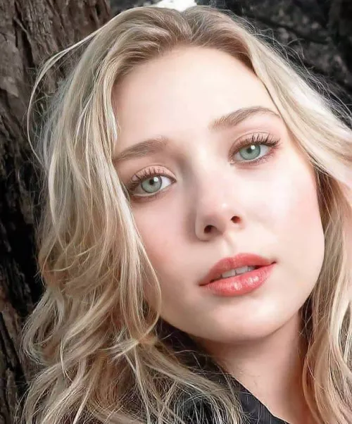 Elizabeth Olsen's mouth was made to be fucked and her face was made to be all covered in cum Elizabeth Olsen's mouth was made to be fucked and her face was made to be all covered in cum