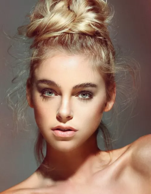 Elizabeth Turner -- a head shot from early in her career Elizabeth Turner -- a head shot from early in her career