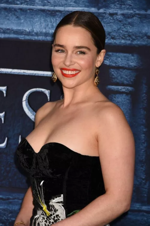 Emilia Clarke DSL‘s and jugs Emilia Clarke DSL‘s and jugs