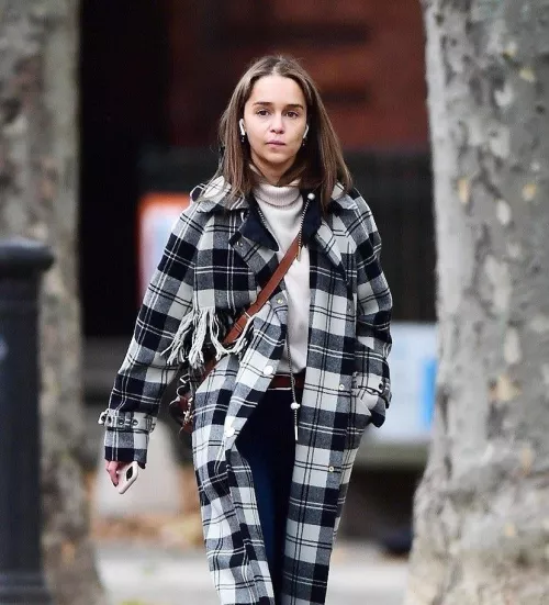 Emilia Clarke in minimal makeup Emilia Clarke in minimal makeup