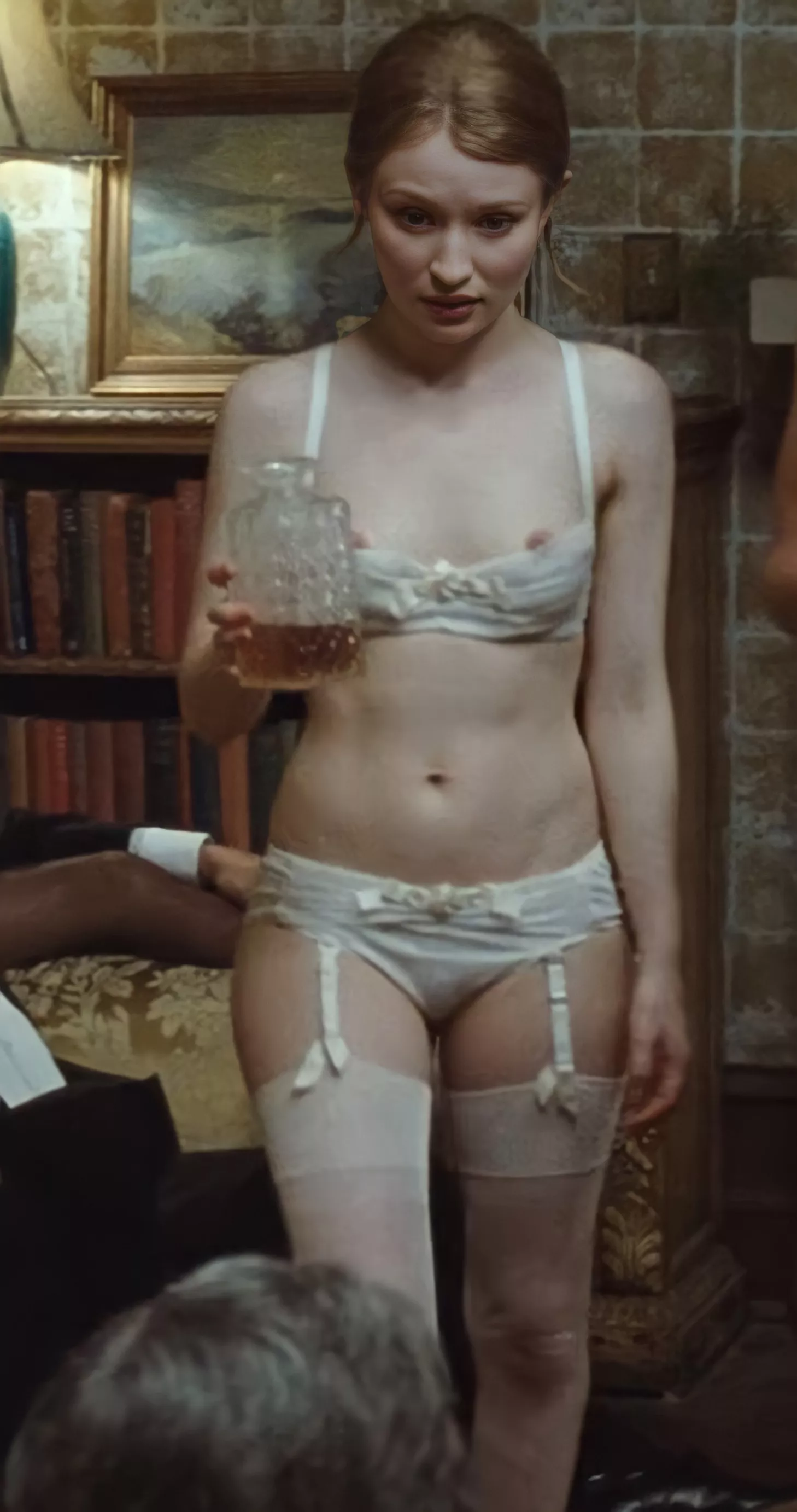 Pics browning nude of emily Emily Browning